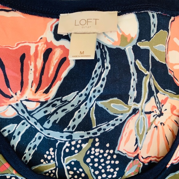 Sleeveless blouse - Picture 2 of 2